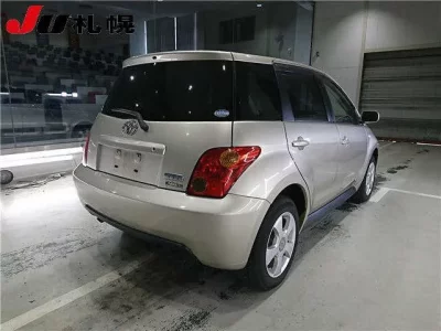 Toyota IST