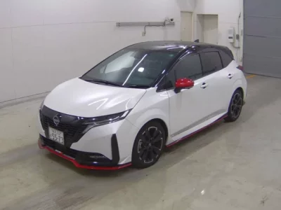 Nissan AURA