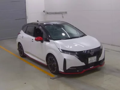 Nissan AURA