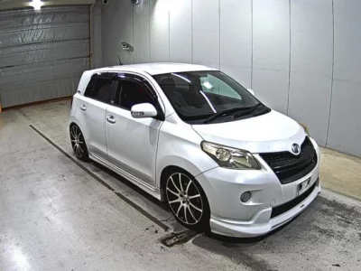 Toyota IST