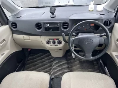 Subaru LUCRA