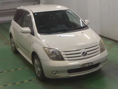 Toyota IST