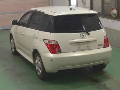 Toyota IST