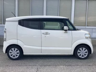 Honda N BOX SLASH