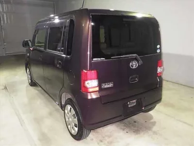 Toyota PIXIS SPACE