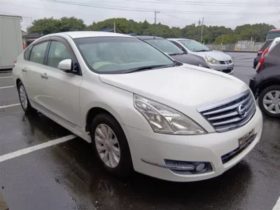 Nissan TEANA