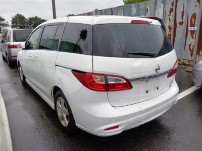Nissan LAFESTA