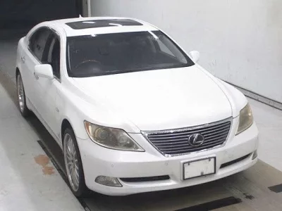 Lexus LS