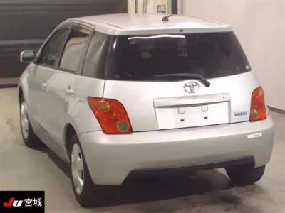 Toyota IST