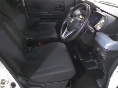 Suzuki SPACIA BASE
