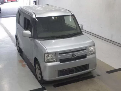 Toyota PIXIS SPACE