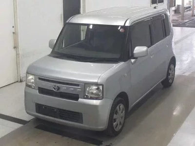 Toyota PIXIS SPACE