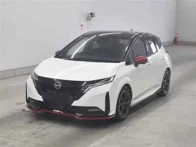 Nissan AURA