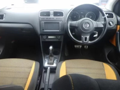 Volkswagen CROSS POLO