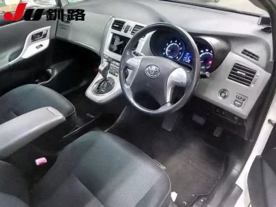 Toyota MARK X ZIO