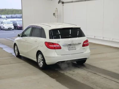 Mercedes-Benz B CLASS