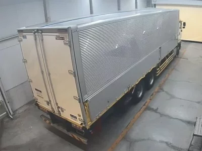 Isuzu TRUCK