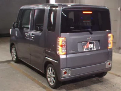 Toyota PIXIS MEGA