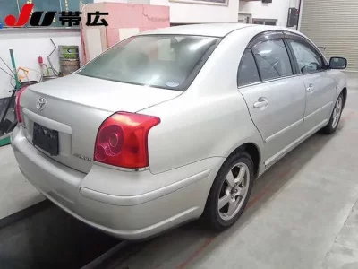 Toyota AVENSIS SEDAN