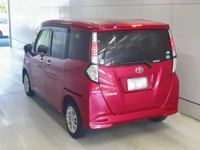 Toyota TANK