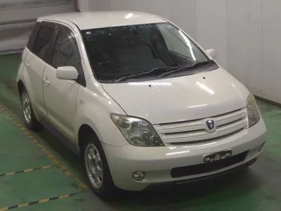 Toyota IST