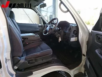 Nissan CARAVAN BUS