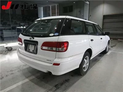 Nissan EXPERT