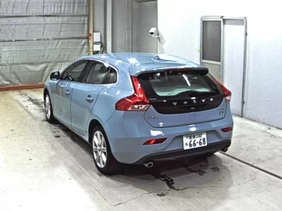 Volvo V40