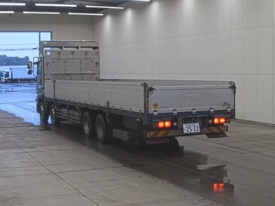 Isuzu GIGA