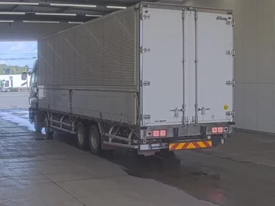 Isuzu GIGA