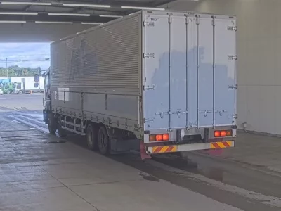Isuzu GIGA