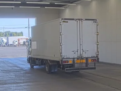 Nissan TRUCK