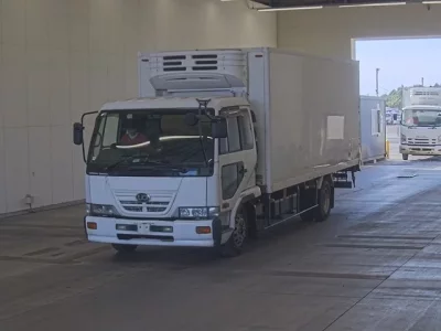Nissan TRUCK