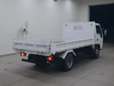 Nissan TRUCK