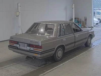 Nissan LAUREL