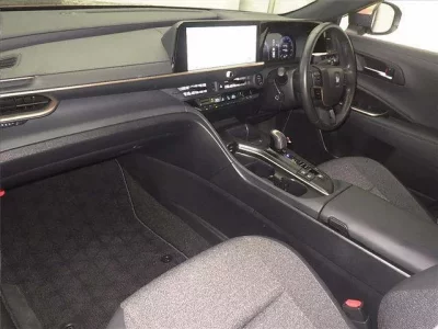 Toyota CROWN CROSSOVER