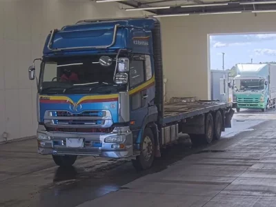 Nissan TRUCK