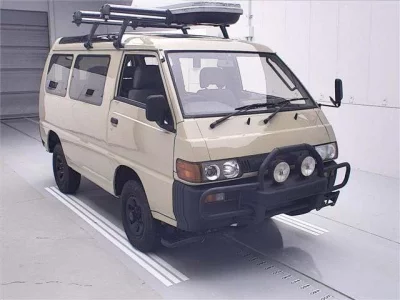 Mitsubishi DELICA WAGON