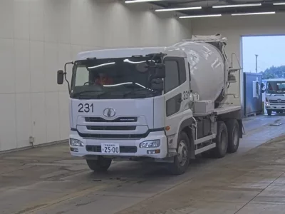 Nissan TRUCK