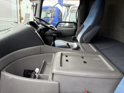 Nissan TRUCK