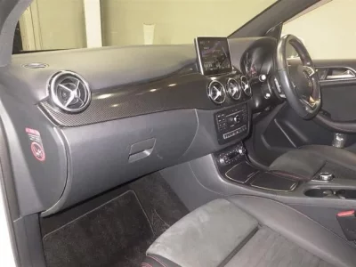 Mercedes-Benz B CLASS