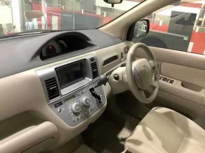 Toyota RAUM