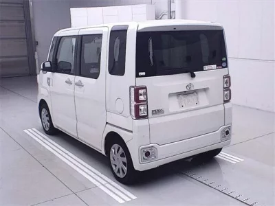 Toyota PIXIS MEGA