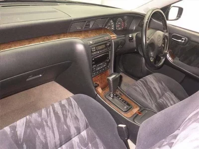 Nissan LAUREL