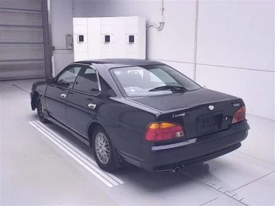 Nissan LAUREL