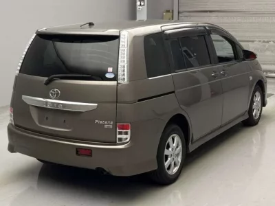 Toyota ISIS