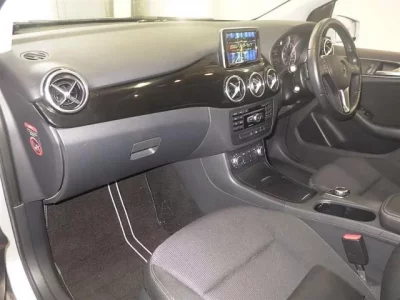 Mercedes-Benz B CLASS