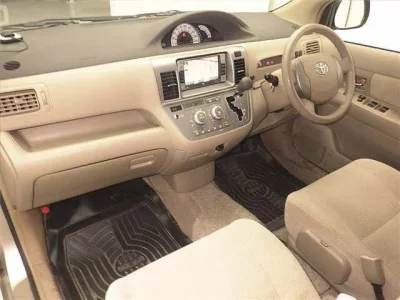 Toyota RAUM