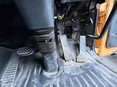 Nissan TRUCK