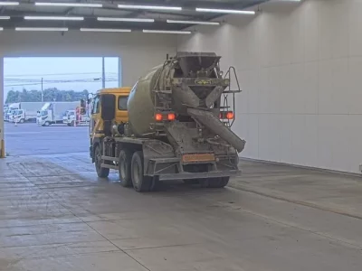 Nissan TRUCK